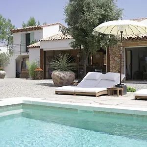 *** Bed & Breakfast Le Clos Des Cambres Francia