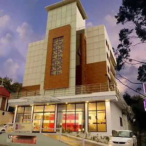 **** Hotel The Blooms Cochin India